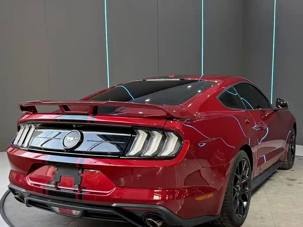 Ford Mustang — миниатюра 8