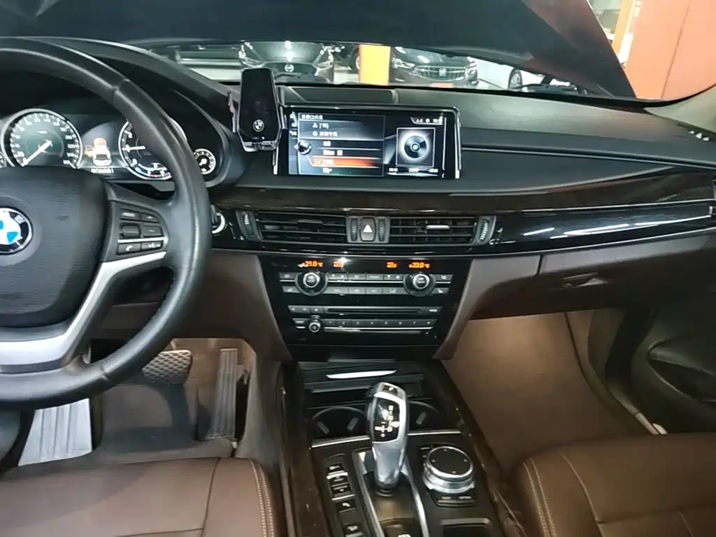 BMW X5 (Import) — миниатюра 13