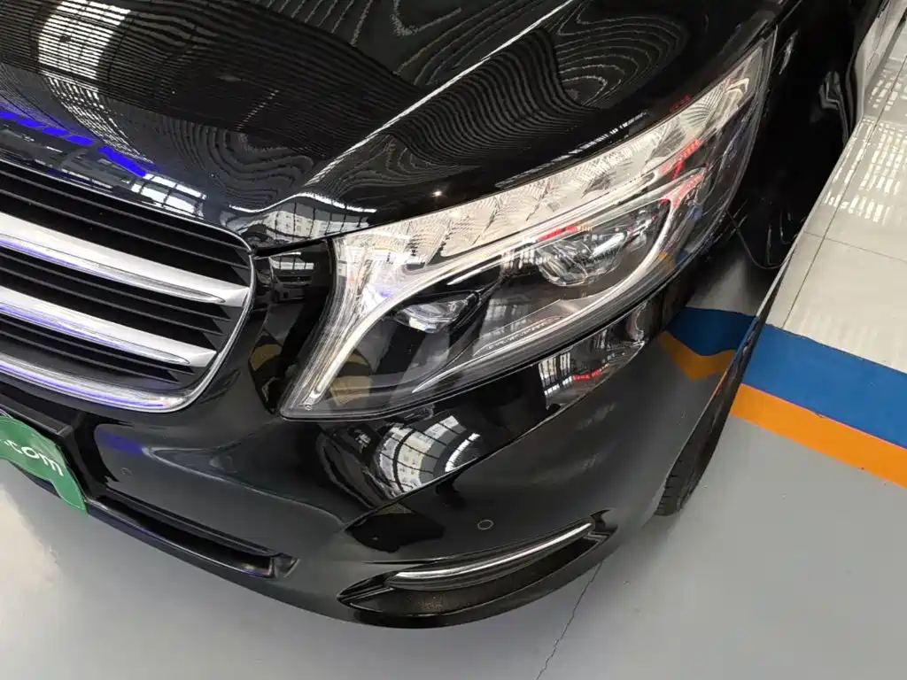 Mercedes-Benz V-Class — миниатюра 24
