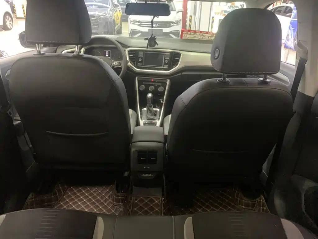 Volkswagen T-Roc — миниатюра 6