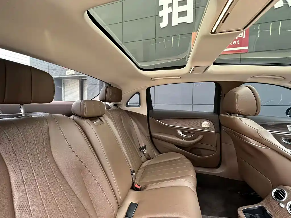 Mercedes-Benz E-Class — миниатюра 41