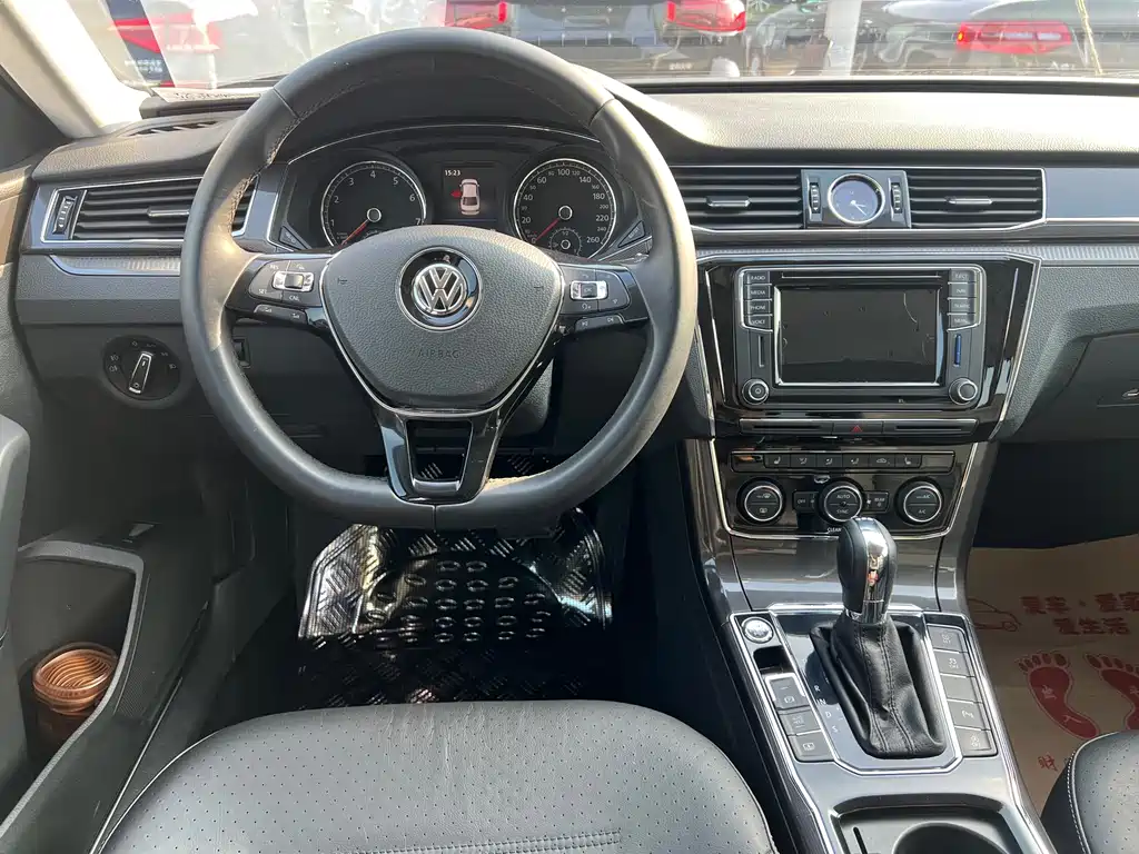 Volkswagen Passat — миниатюра 11