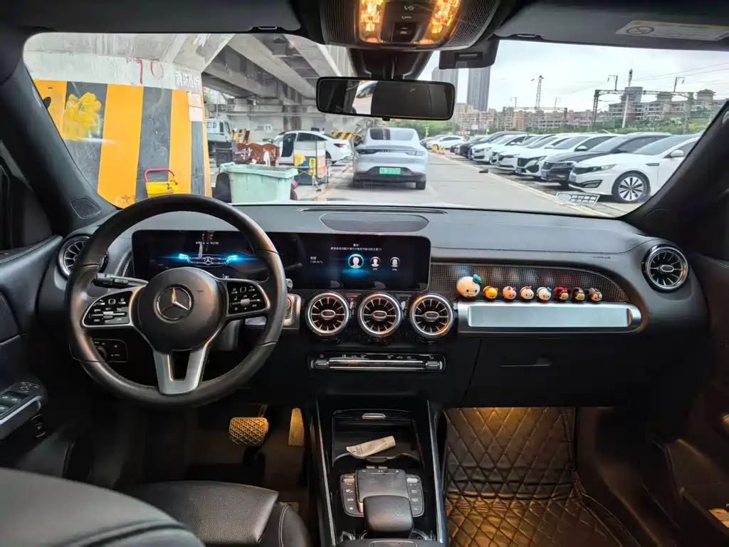 Mercedes-Benz GLB — миниатюра 9