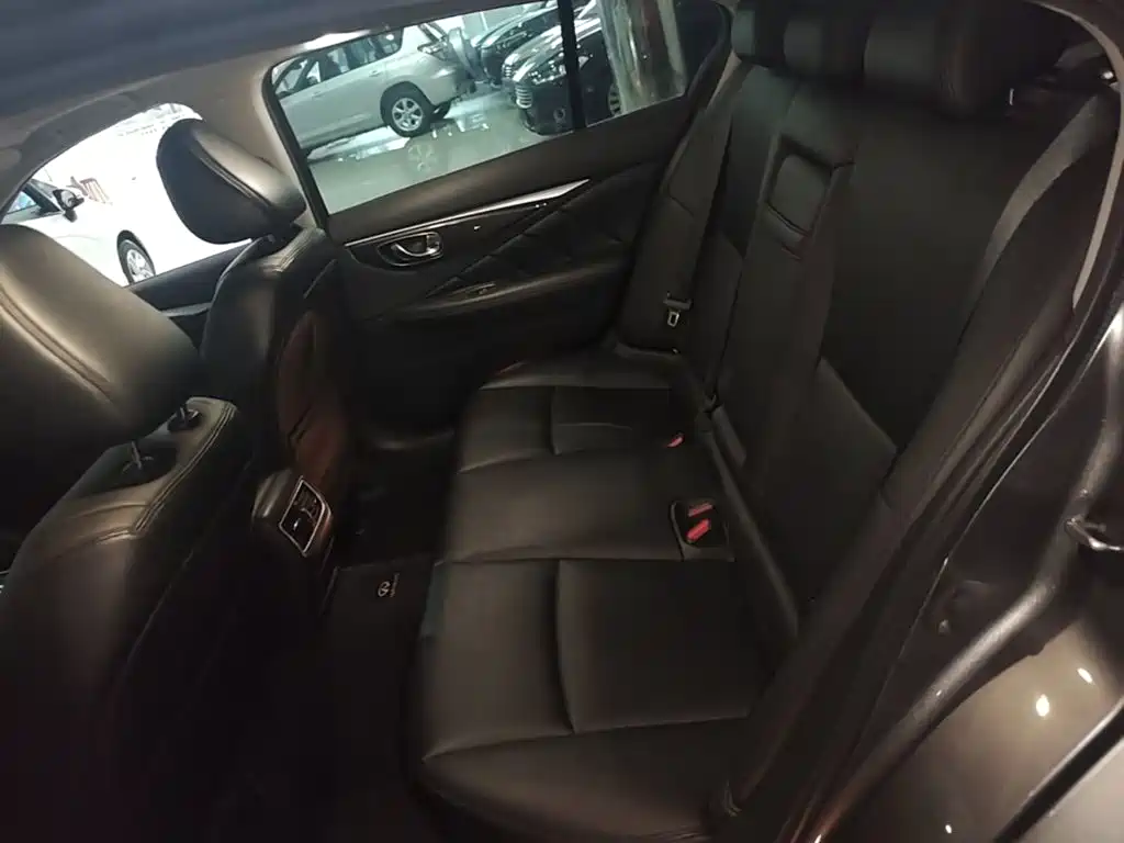 Infiniti Q50L — миниатюра 17