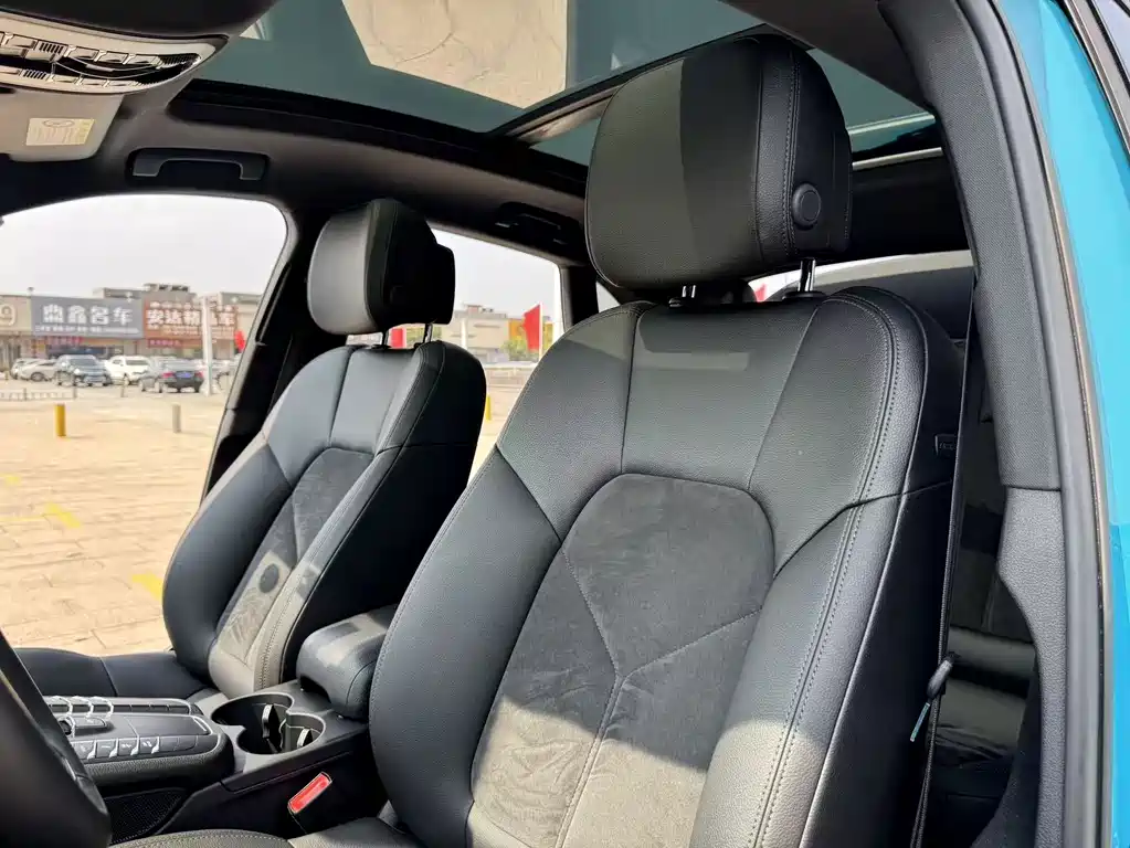 Porsche Macan — миниатюра 13