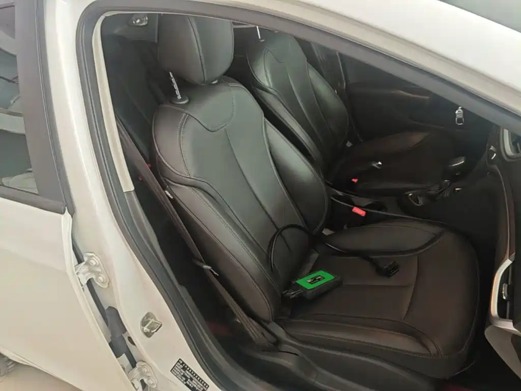 Buick Excelle — миниатюра 25