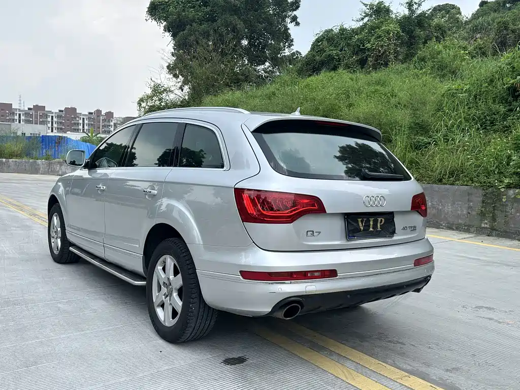 Audi Q7 — миниатюра 8