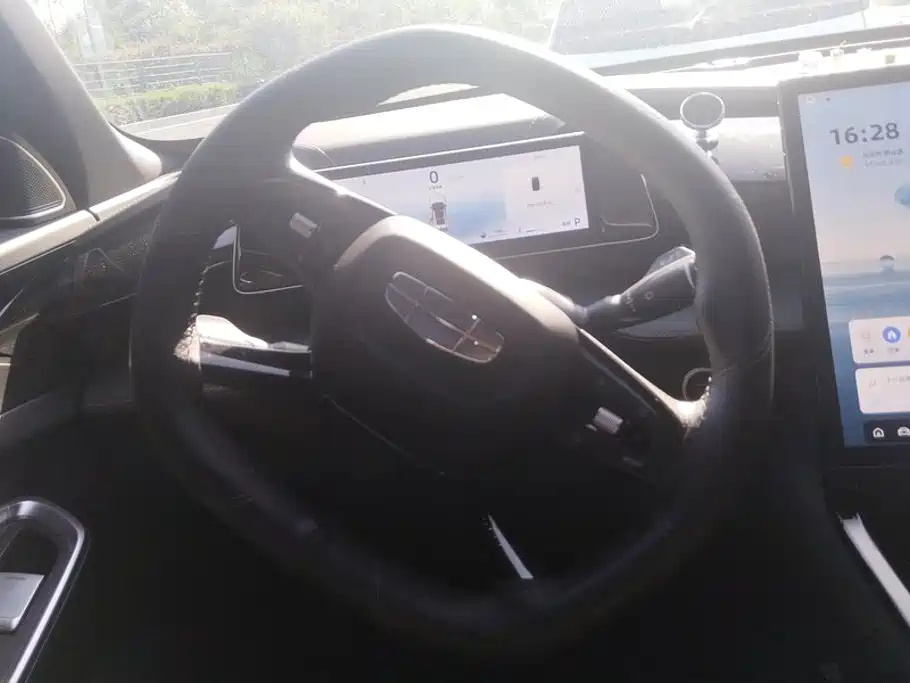 Geely Boyue — миниатюра 15