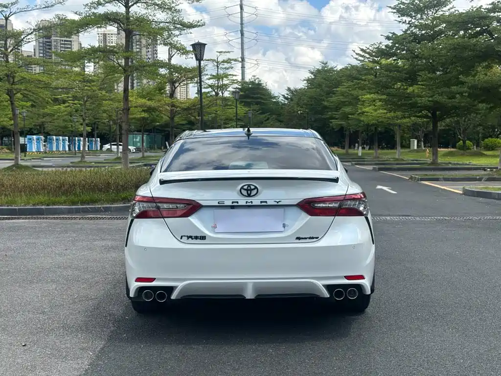 Toyota Camry — миниатюра 17
