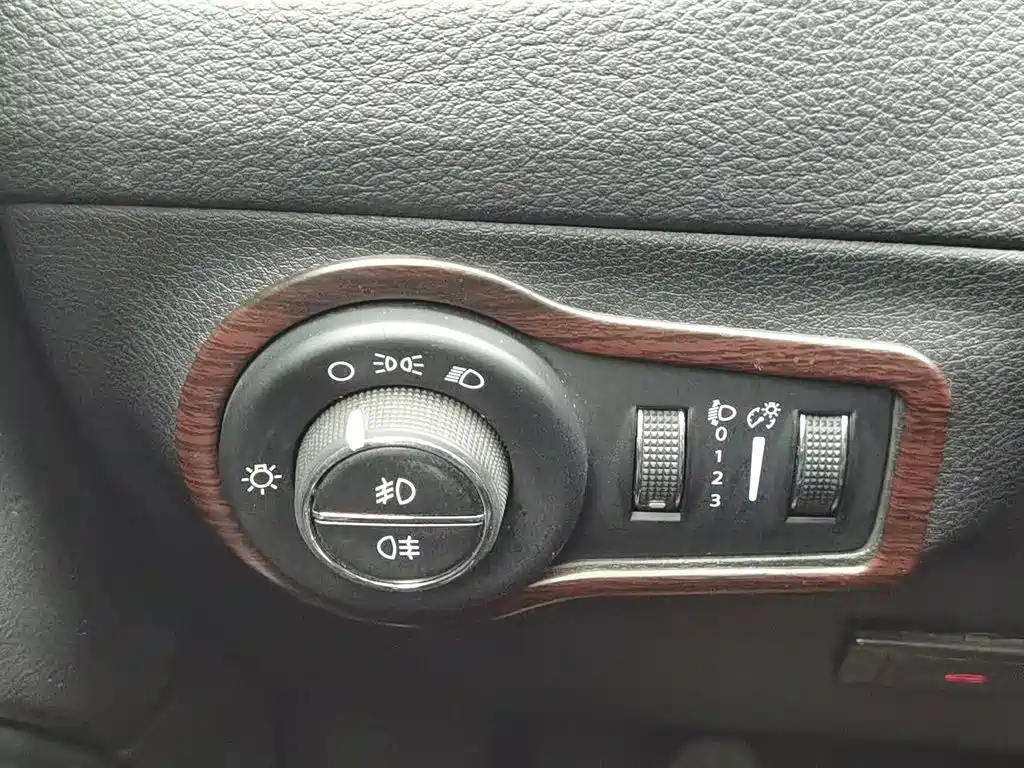 Jeep Compass — миниатюра 21