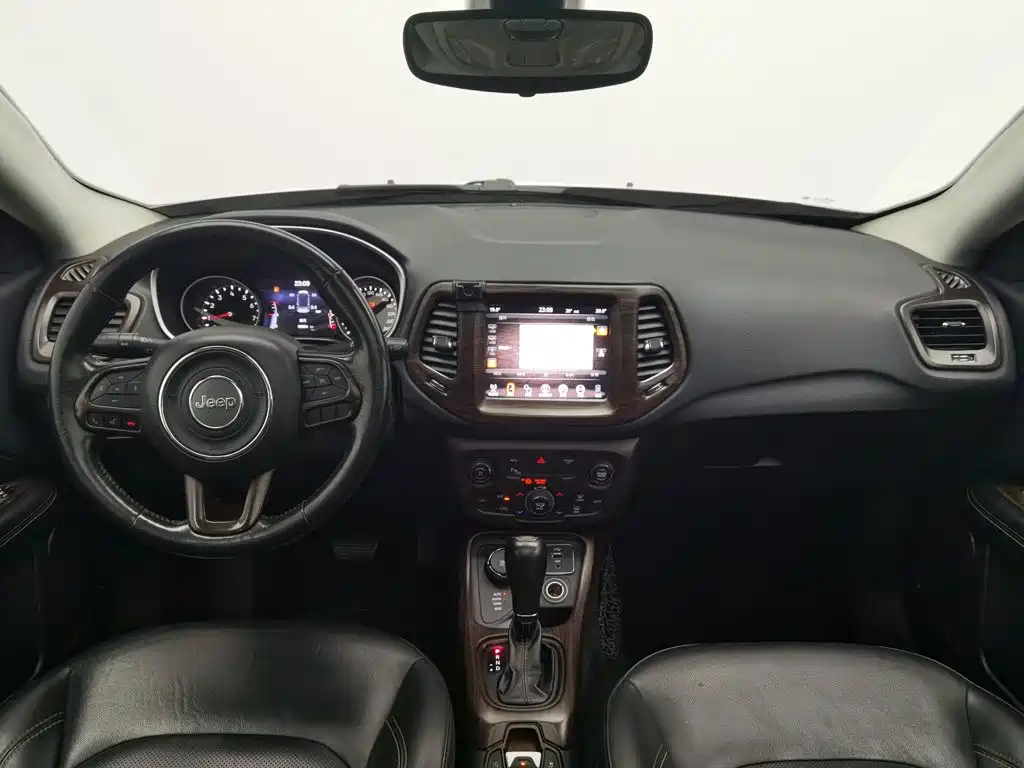 Jeep Compass — миниатюра 5