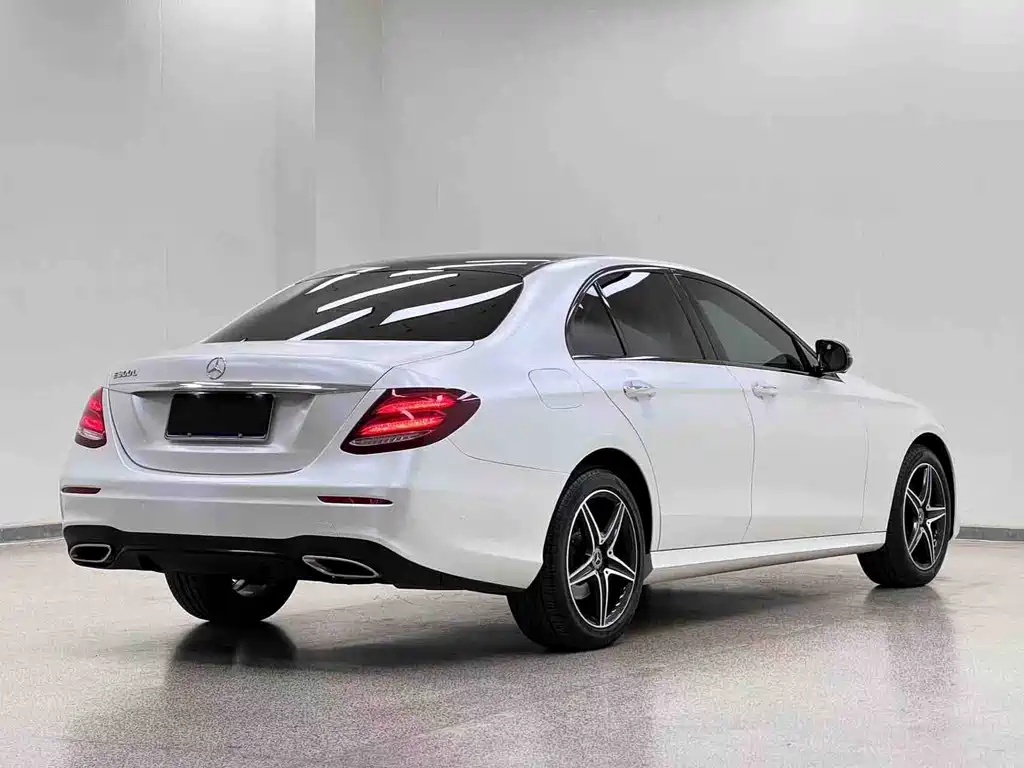 Mercedes-Benz E-Class (Import) — миниатюра 29