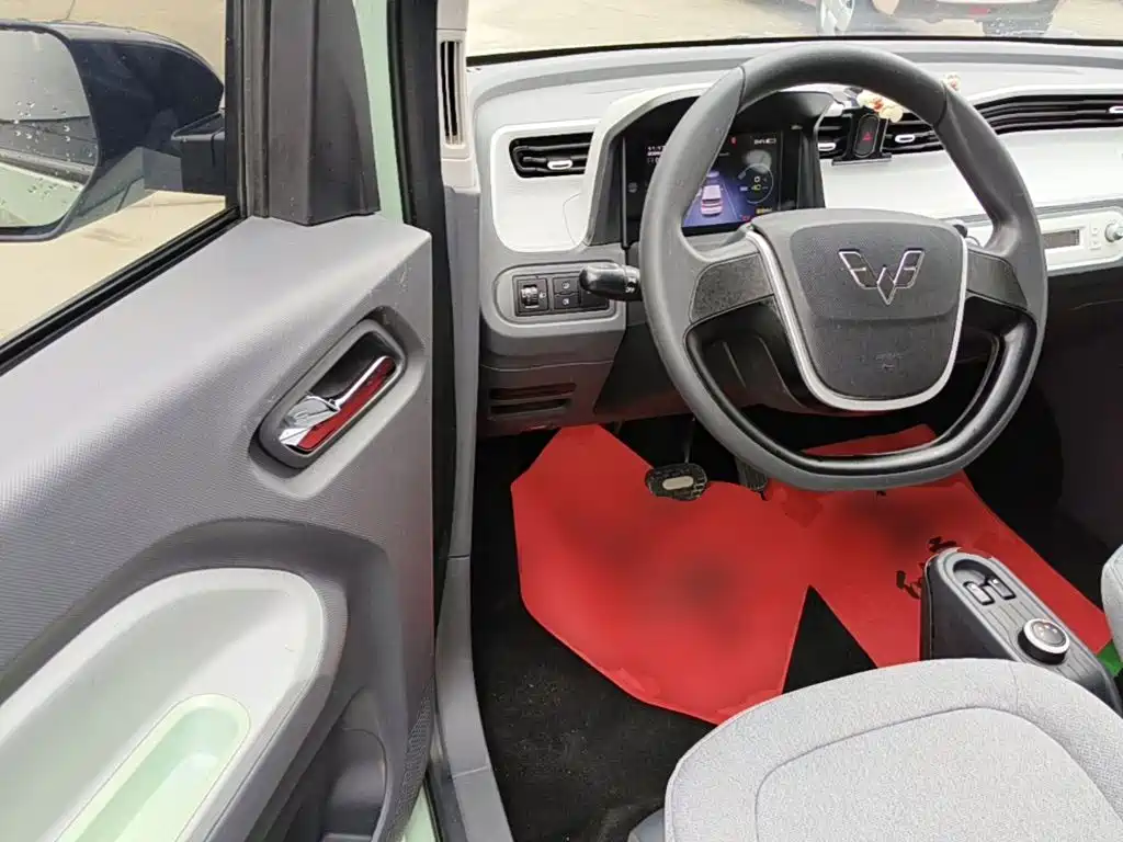 Wuling MINIEV — миниатюра 16