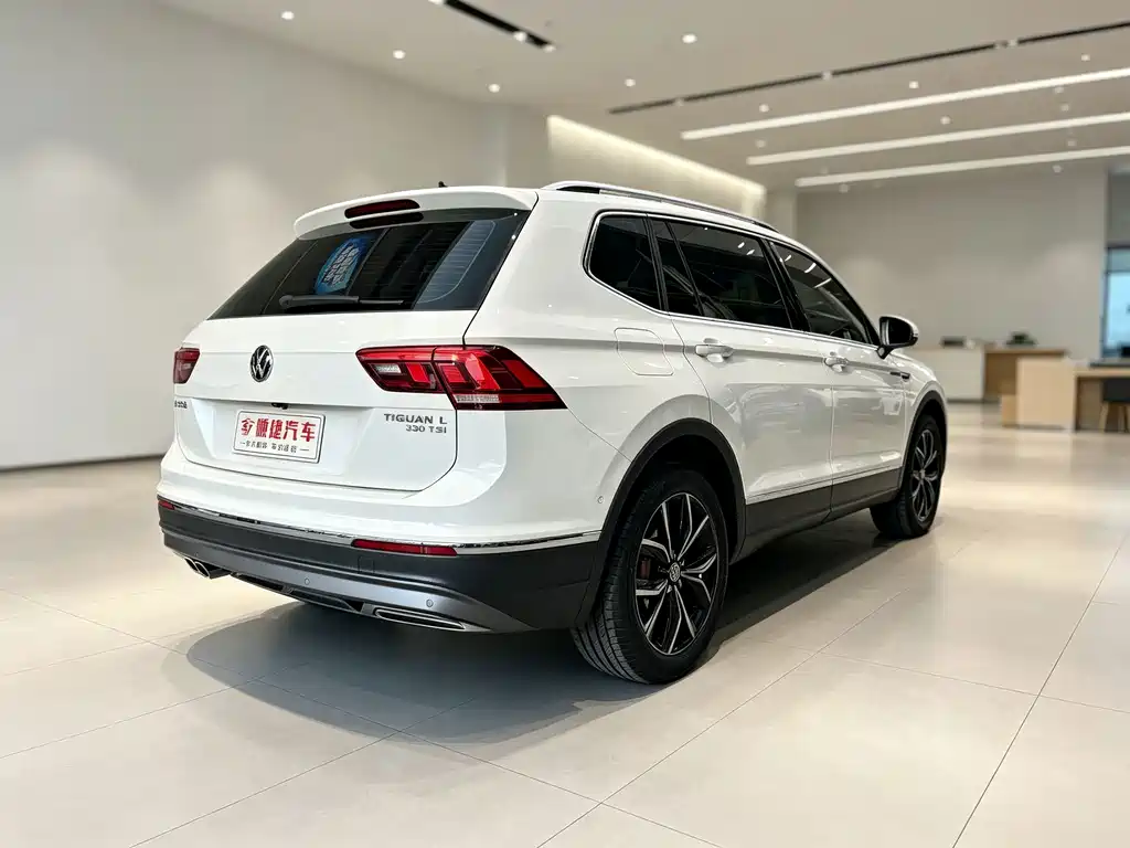 Volkswagen Tiguan L — миниатюра 11