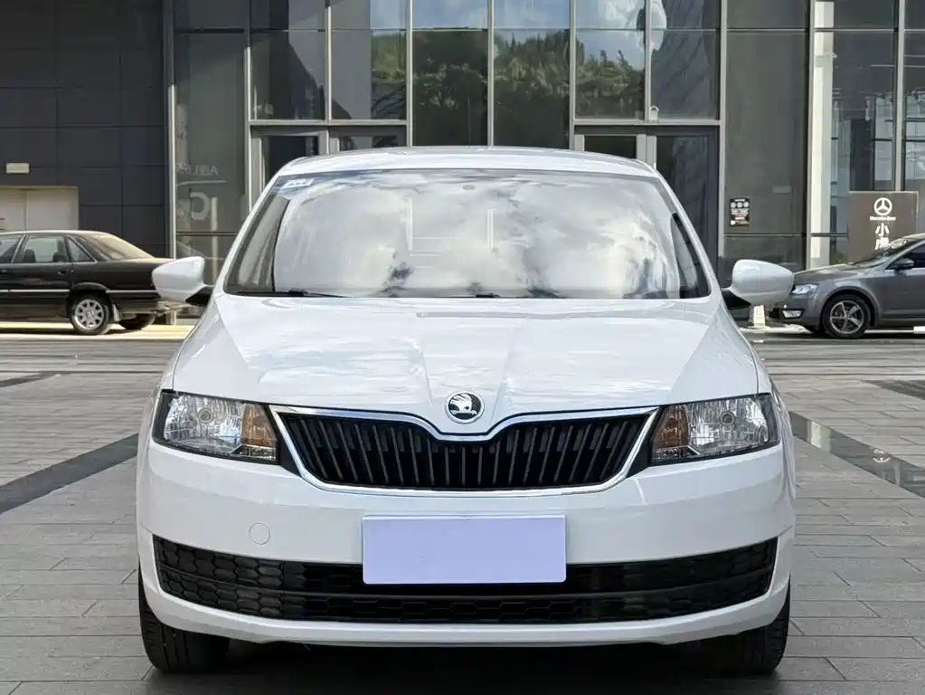 Skoda Rapid Spaceback — миниатюра 2