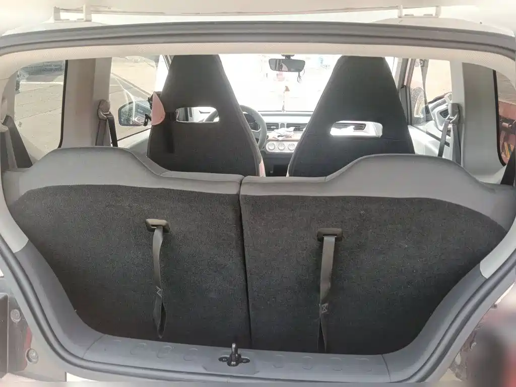 Wuling MINIEV — миниатюра 10