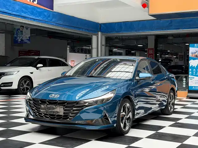 Hyundai Elantra