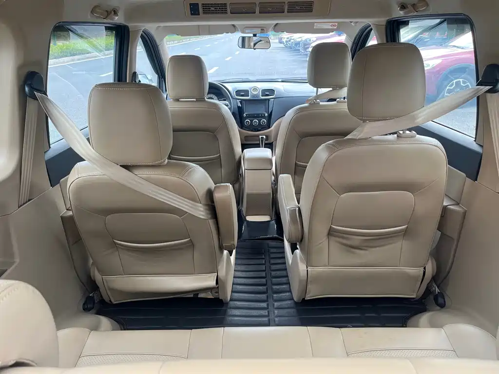 Wuling Hongguang — миниатюра 12