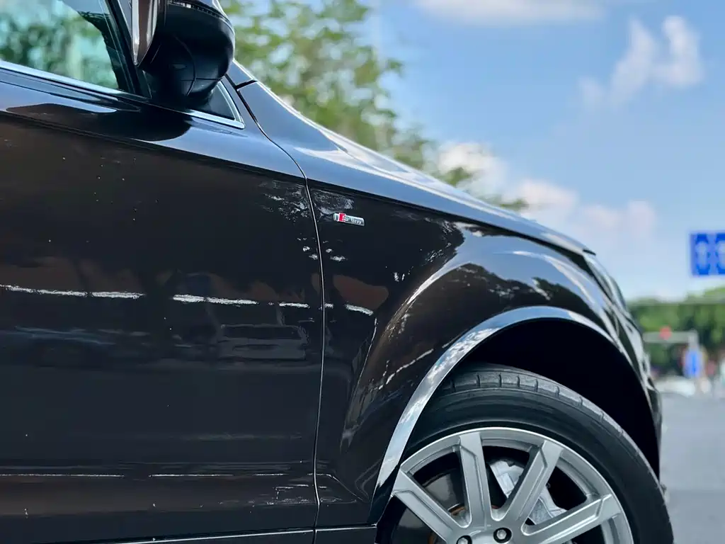 Audi Q7 — миниатюра 7