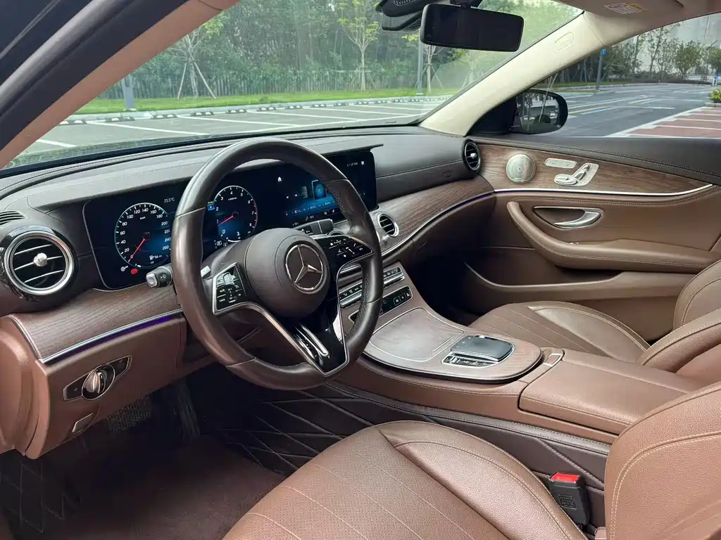 Mercedes-Benz E-Class — миниатюра 4