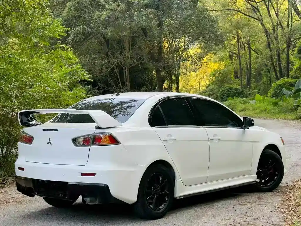 Mitsubishi Lancer EX — миниатюра 9