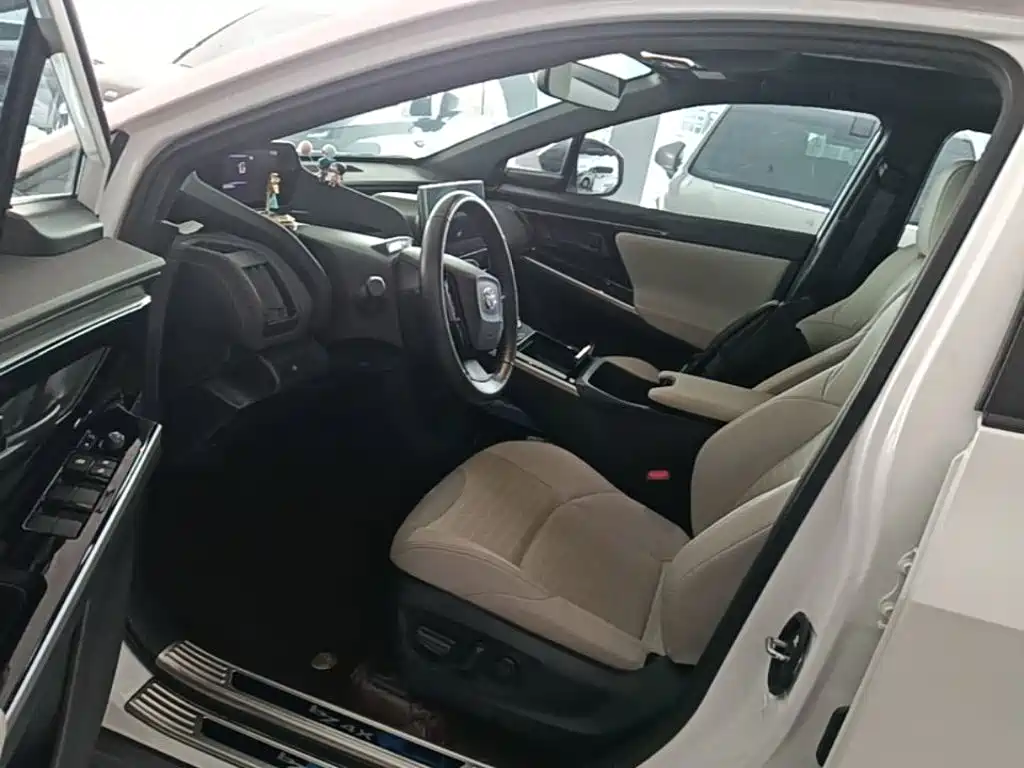 Toyota bZ4X — миниатюра 16