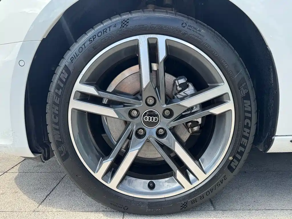 Audi A4L — миниатюра 26