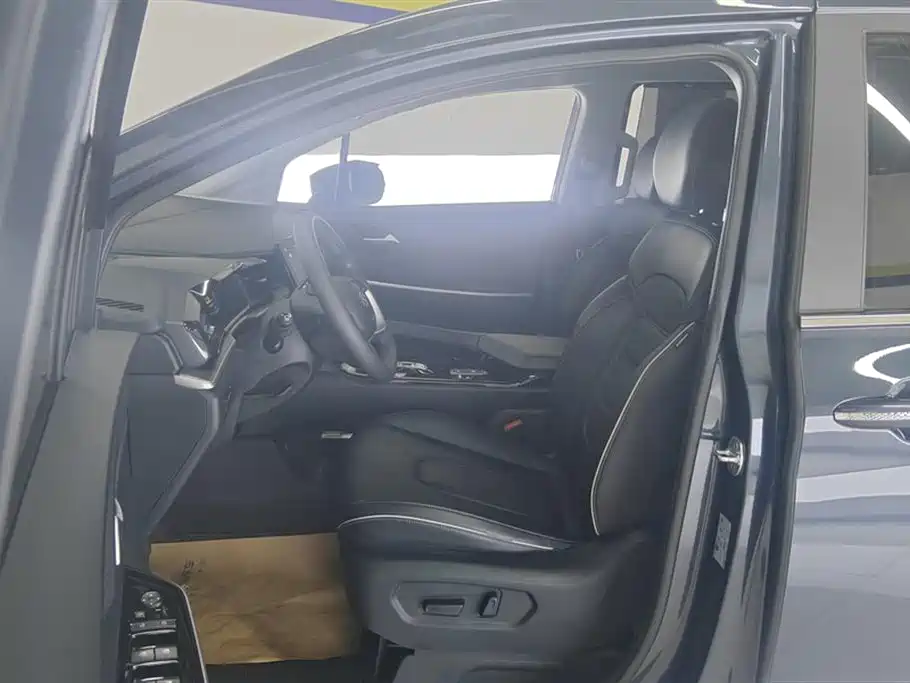 Hyundai Custo 2024 270TGDi LUX Luxury