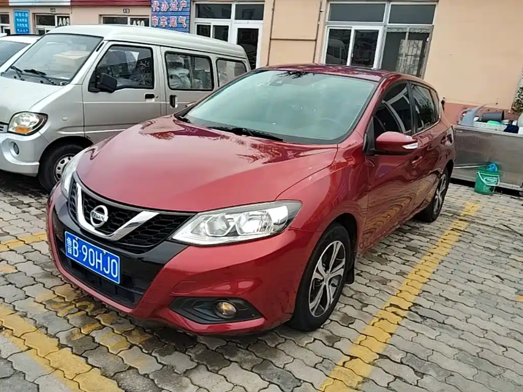 Nissan Tiida — миниатюра 2