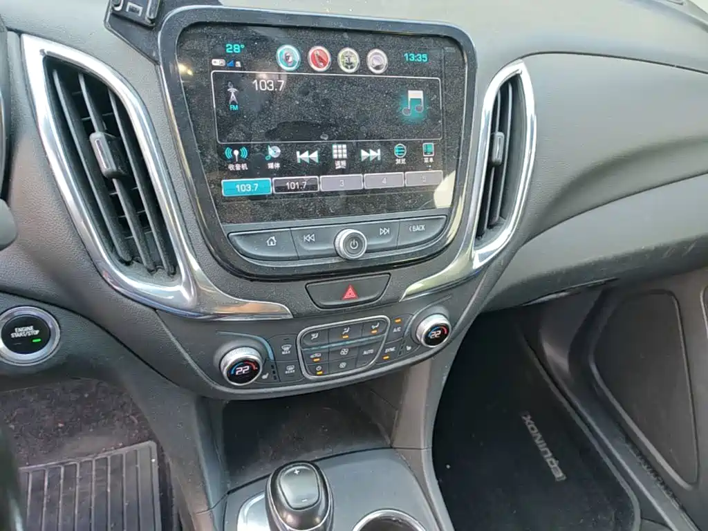 Chevrolet Equinox — миниатюра 18