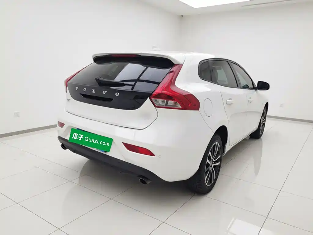 Volvo V40 — миниатюра 6