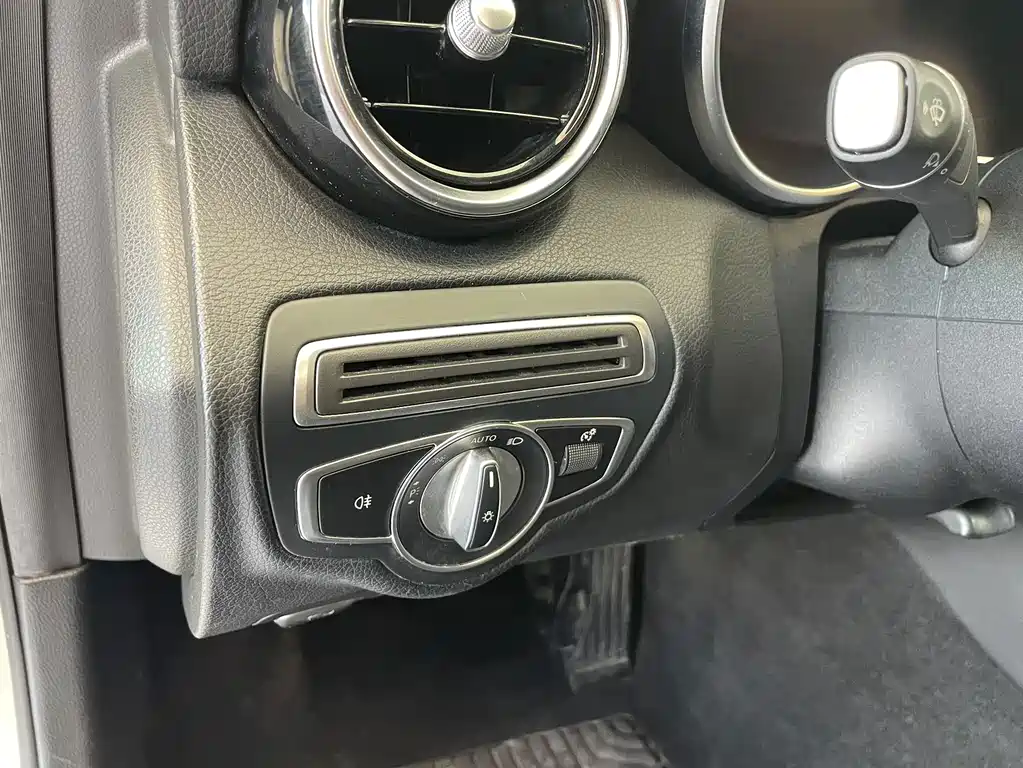 Mercedes-Benz C-Class — миниатюра 5