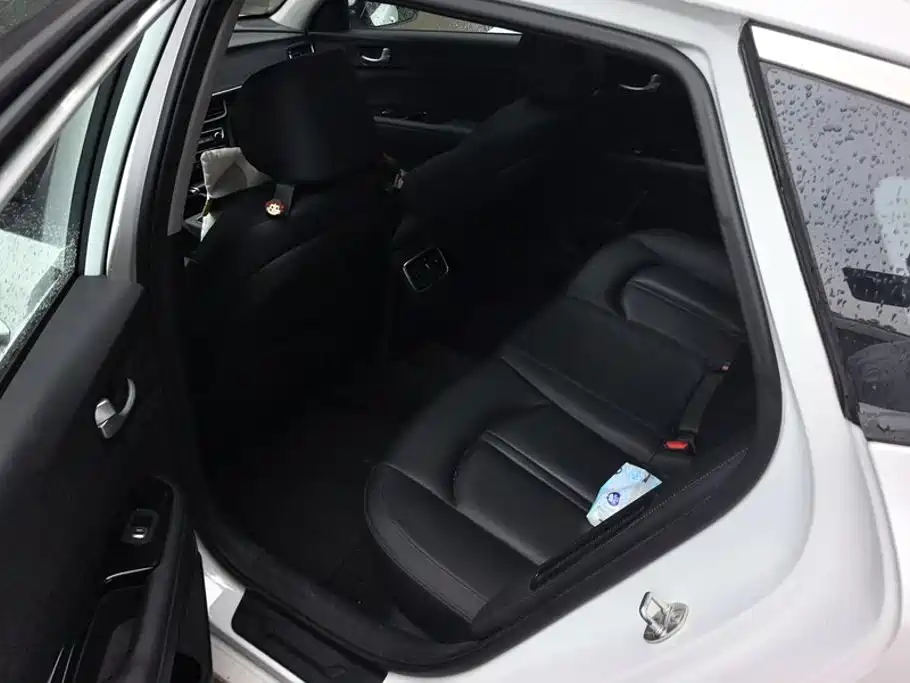 Kia K5 New Energy — миниатюра 11