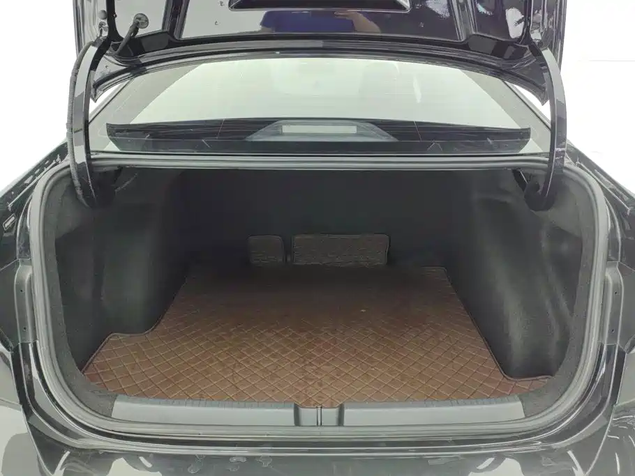 Volkswagen Lavida — миниатюра 4