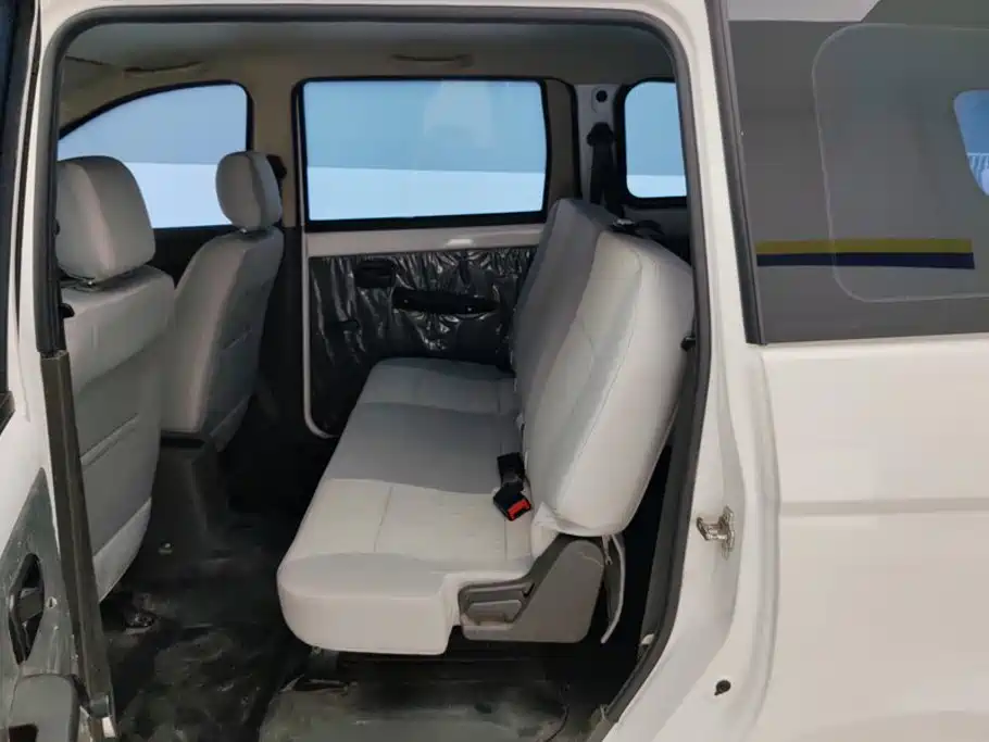 Wuling Hongguang — миниатюра 11
