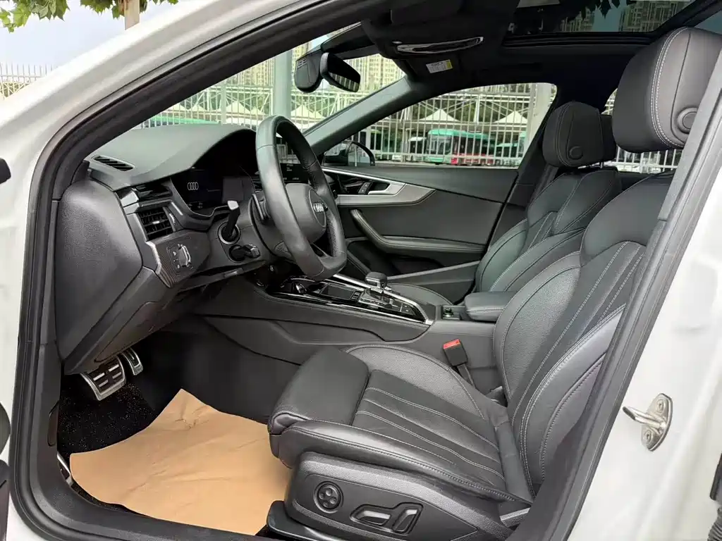 Audi A4L — миниатюра 4