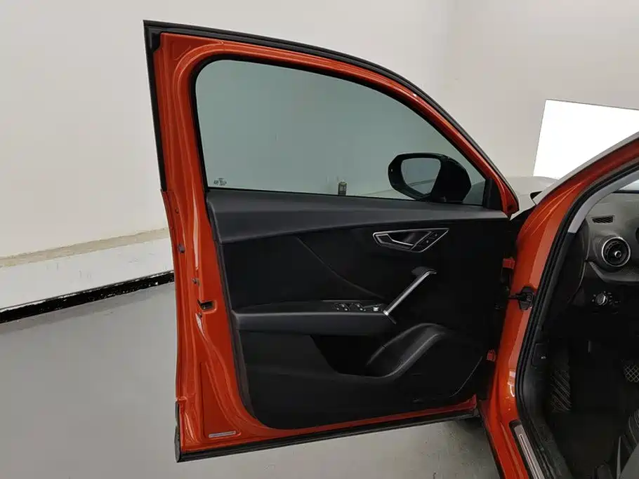 Audi Q2L e-tron — миниатюра 7