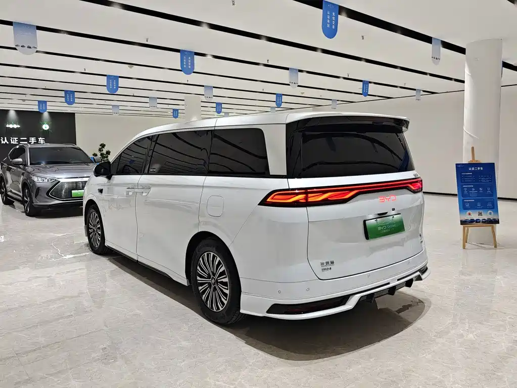 BYD Xia — миниатюра 13