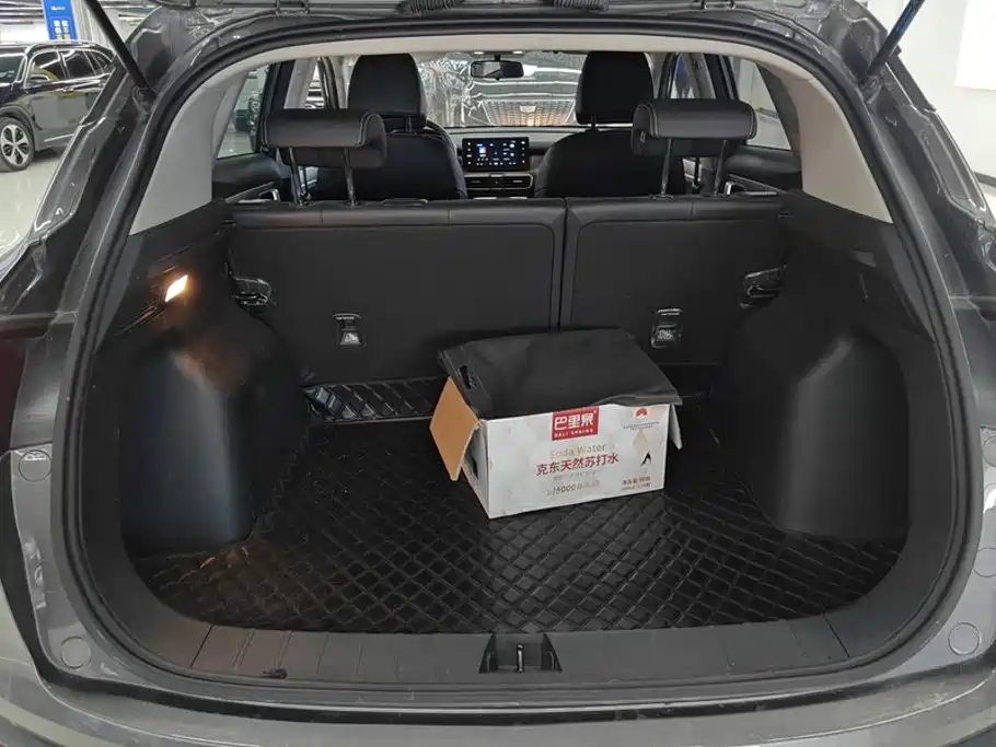 Geely Binyue — миниатюра 4