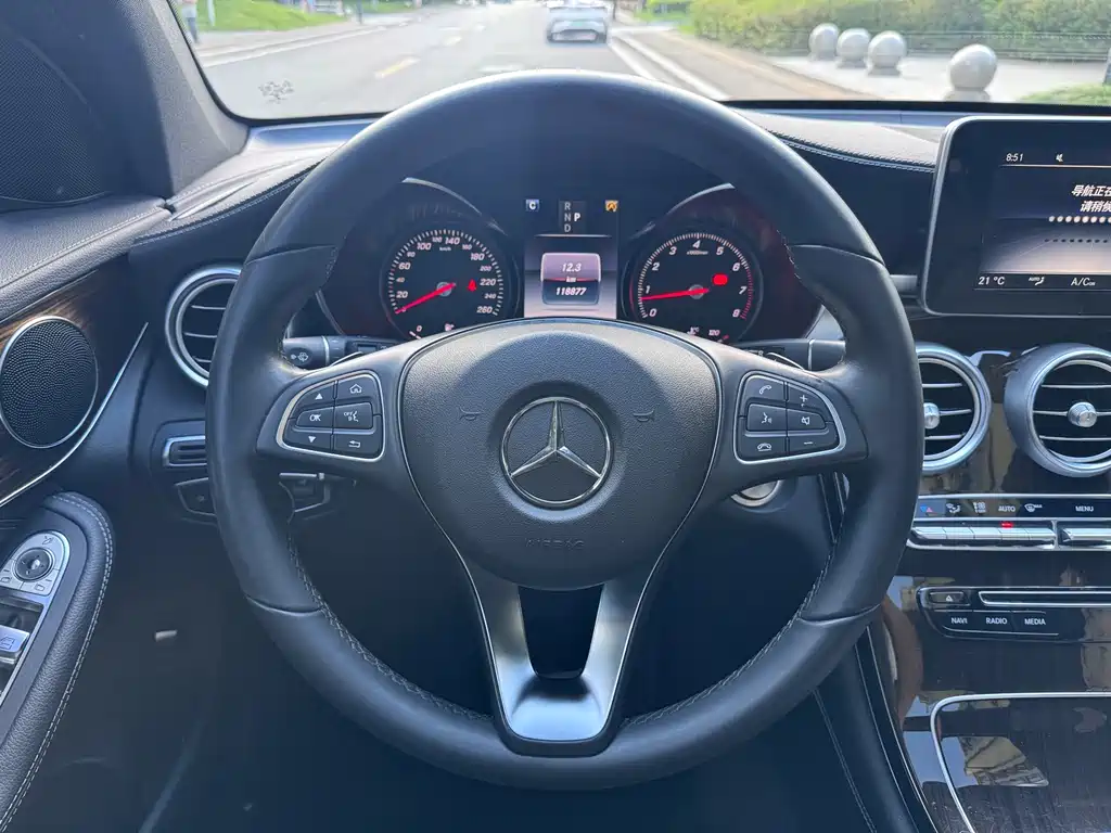 Mercedes-Benz GLC — миниатюра 9