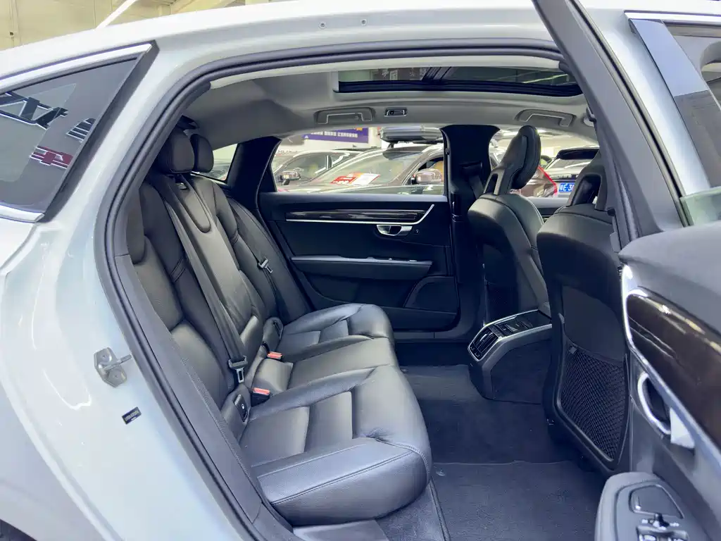 Volvo S90 — миниатюра 4