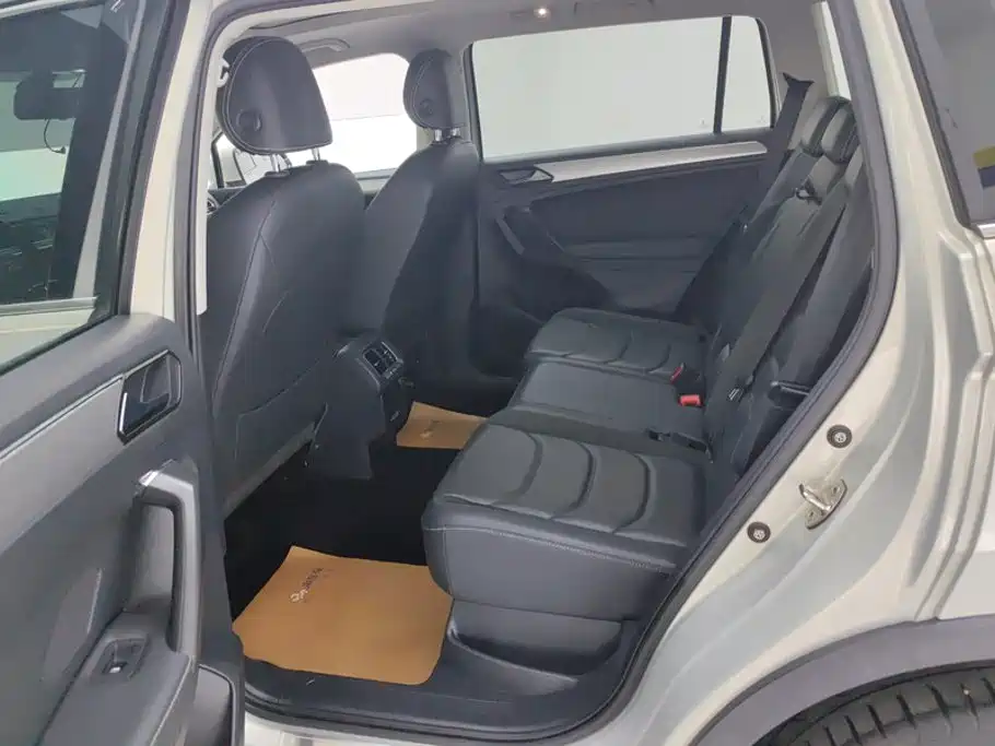 Volkswagen Tiguan L — миниатюра 11