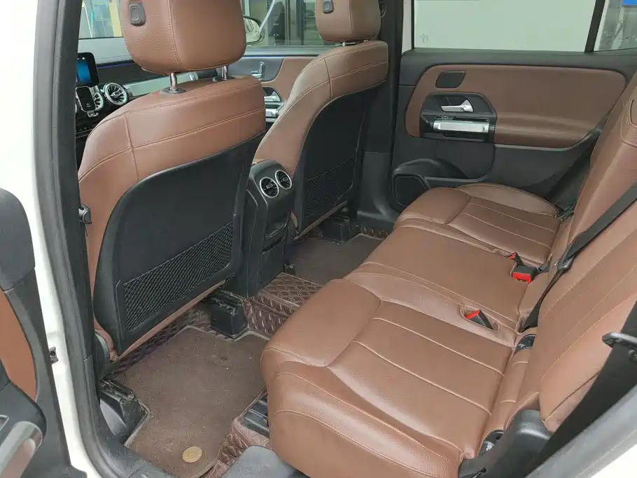 Mercedes-Benz GLB — миниатюра 11