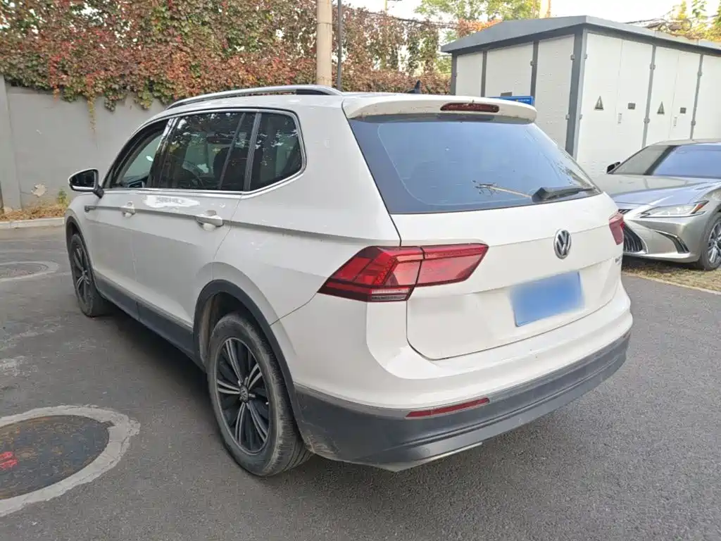 Volkswagen Tiguan L — миниатюра 5