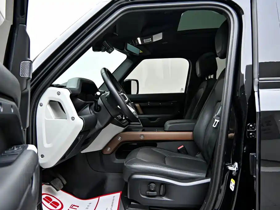 Land Rover Defender — миниатюра 12