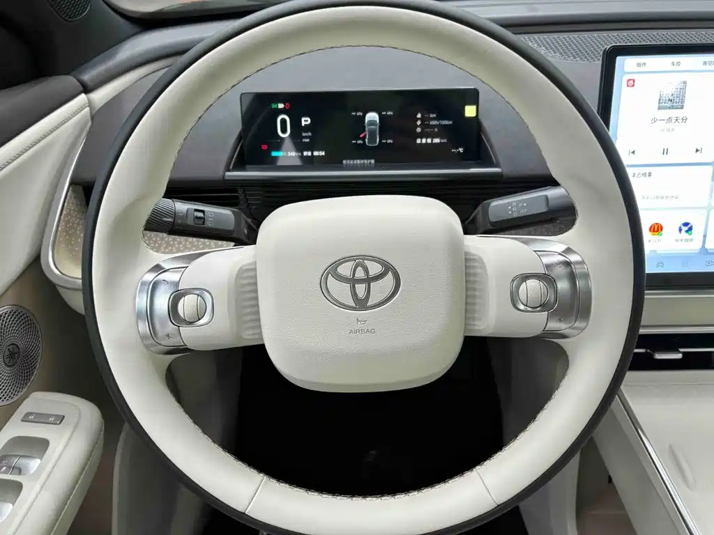 Toyota bZ3X — миниатюра 10