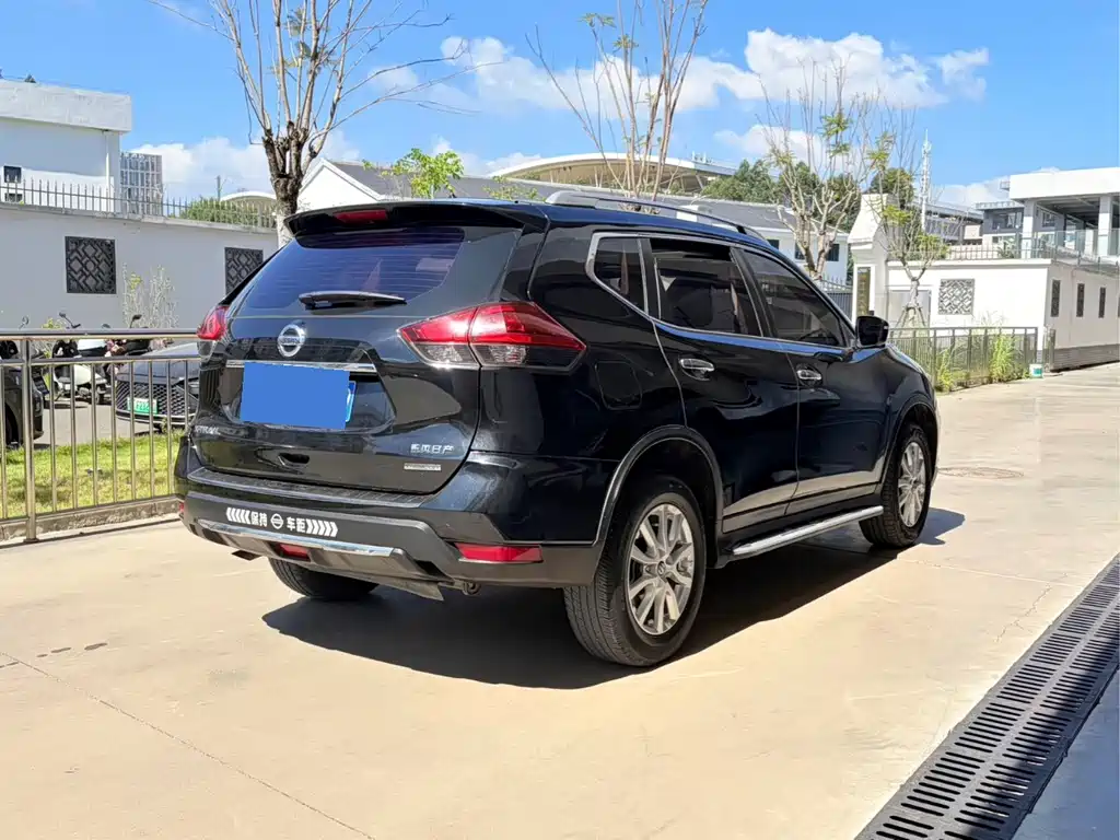 Nissan X-Trail — миниатюра 5