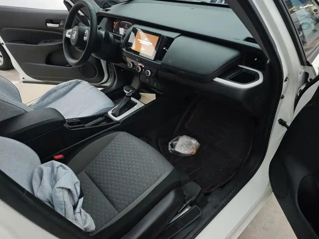Honda Fit — миниатюра 8