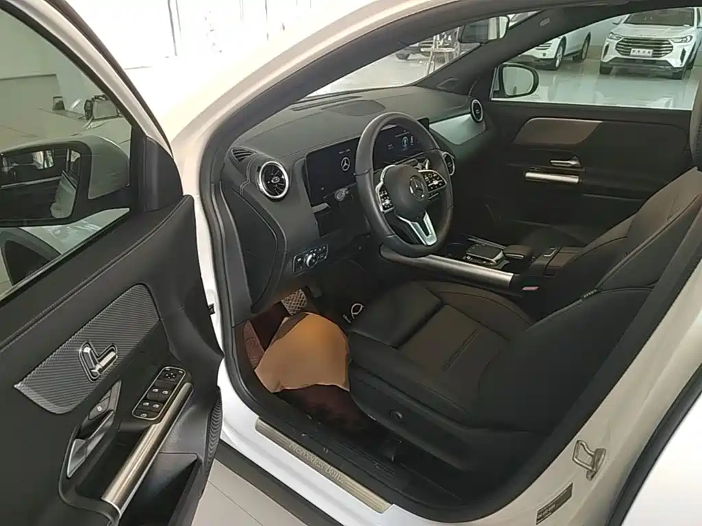 Mercedes-Benz GLA — миниатюра 16
