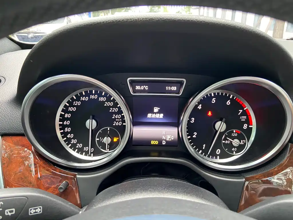 Mercedes-Benz M-Class — миниатюра 13